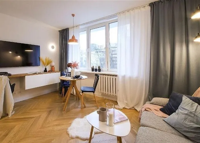 Designer Studio With Bedroom Near Old Town Dubois