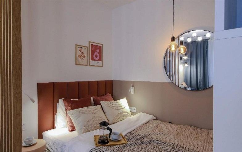 Апартаменти Designer With Bedroom Near Old Town Dubois *